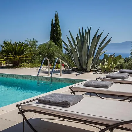 Hermes Villa Karavomylos